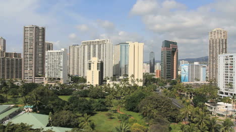 Honolulu-Schwenkt-Die-Skyline