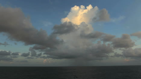 Billowing-cloud-over-the-ocean