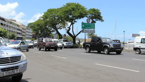 Tahiti-Heavy-traffic-in-Papeete