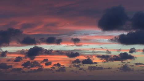 Sonnenuntergangswolken-Von-Einem-Schiff