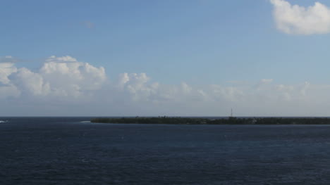Große-Lagune-Bei-Rangiroa