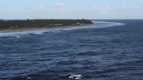 Atolón-Rangiroa-Con-Pájaro