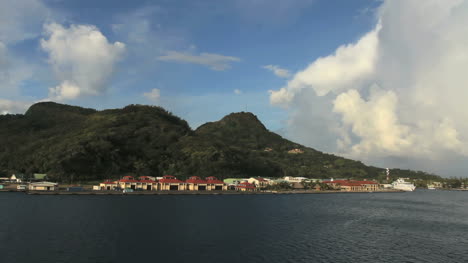 Approaching-Uturoa-in-Raiatea