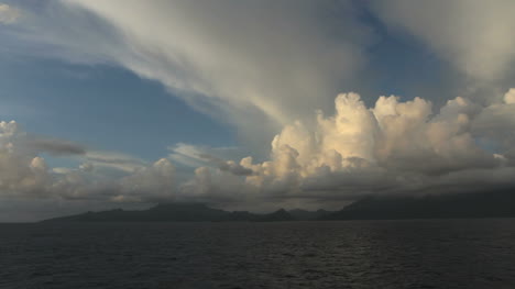 Nubes-Increíbles-Sobre-Raiatea