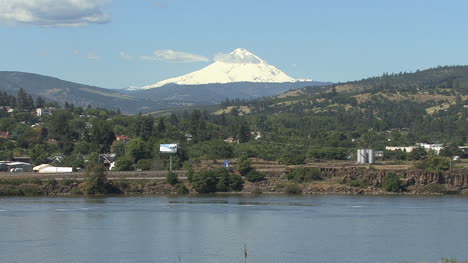 Columbia-and-Mount-Hood-near-The-Dalles