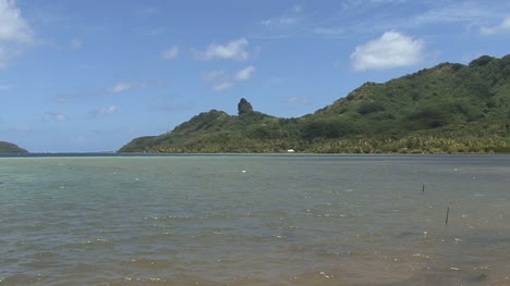 Huahine-zooms-to-mystic-rock