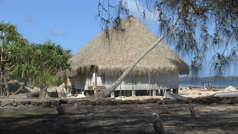 Huahine-thatched-roof-building
