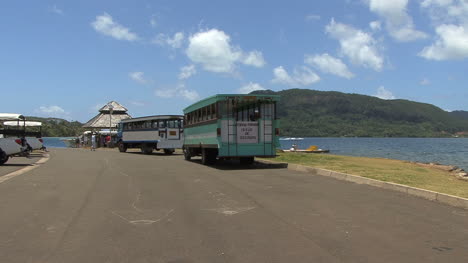 Huahine-tourist-busses