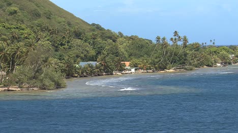 Moorea-coastal-village-2