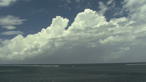 Moorea-Wolken-über-Dem-Laguneneingang