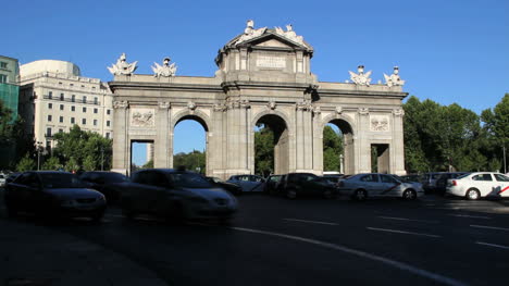 Madrid-Alcala-Gate-Carlos-III-Zeitraffer