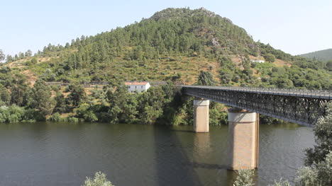 Tajo-Flussbrücke-In-Portugal