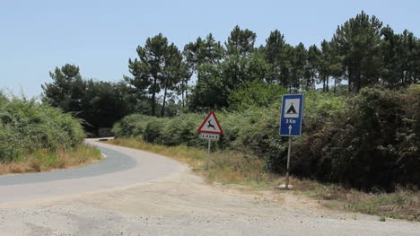 Verkehrszeichen-An-Der-Spanischen-Portugiesischen-Grenze