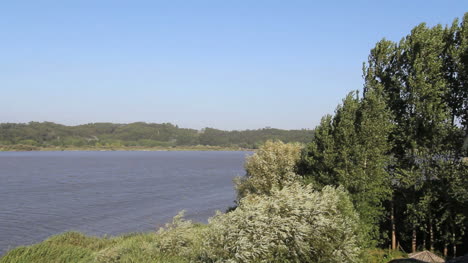 Portugal-lake-and-trees