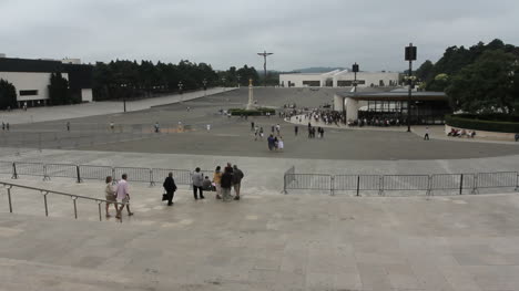 Plaza-De-Fatima-Con-Peregrinos