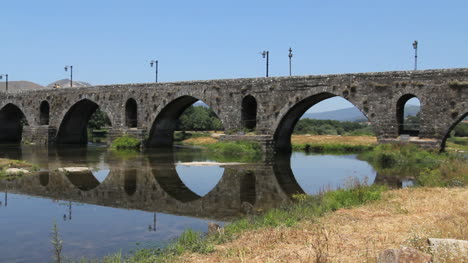 Puente-En-Ponte-De-Lima-Sobre-El-Río-Lima