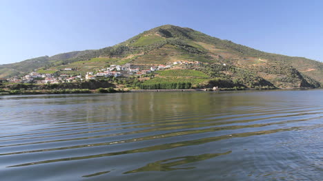 Ripples-on-Douro-River