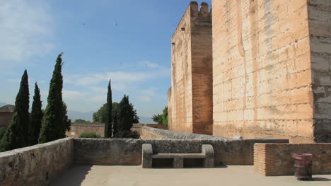 Spanien-Andalusien-Alhambra-Hohe-Rosafarbene-Wände-9