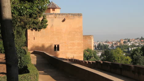 Spanien-Andalusien-Alhambra-Pfirsichfarbene-Wand