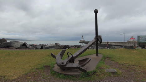 Duluth-anchor-and-clouds