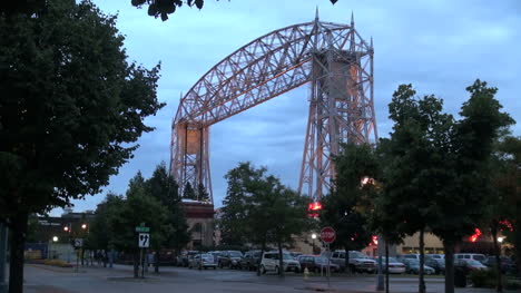 Puente-Levadizo-De-Duluth-En-La-Noche