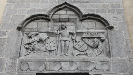 Spanien-Kastilien-Avila-Relief-Ritter-Auf-Gebäude