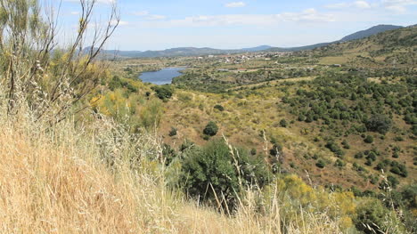 Spain-Castile-Valle-de-Iruelas-lake-and-hills