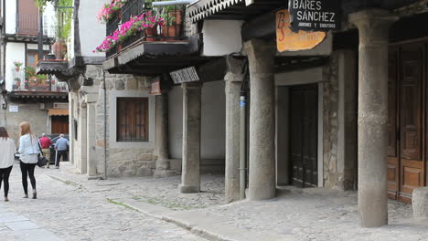 España-La-Alberca-Columnas-De-Piedra