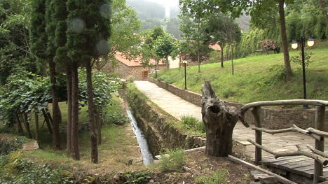 Spanien-Galizien-Mühle-Bach-Und-Mauern
