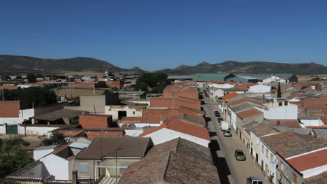 Spanien-Kastilien-Calzada-De-Calatrava-Dächer-Straße-3