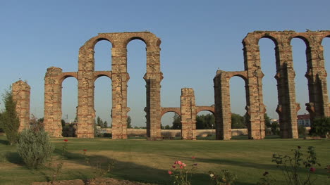 Merida-Aqueduct-of-the-Miracles-view