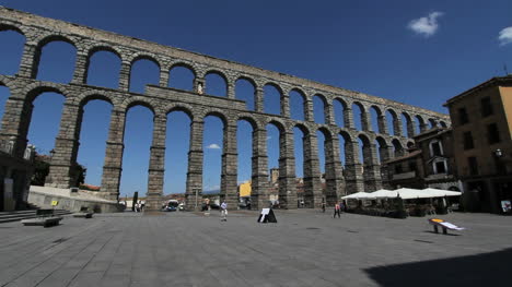 Acueducto-Y-Plaza-De-Segovia