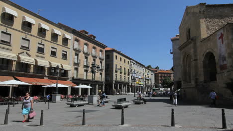Segovia-San-Clemente-Iglesia-Y-Calle