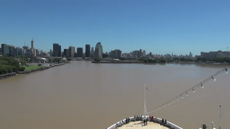 Buenos-Aires-Barco-Entrando-En-Puerto-S2