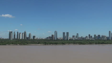 Buenos-Aires-skyline-in-the-distance-s3