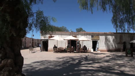 San-Pedro-De-Atacama-Café-Mit-Schatten