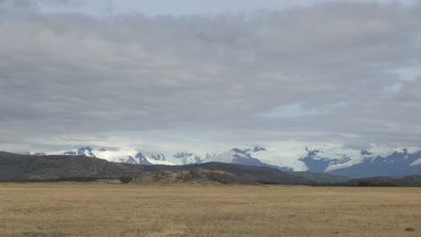 Torres-Del-Paine-Distante-S02.