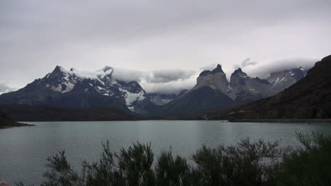 Torres-del-Paine-Lago-Pehoe-s28