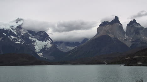 Torres-del-Paine-Lago-Pehoe-with-car-s30