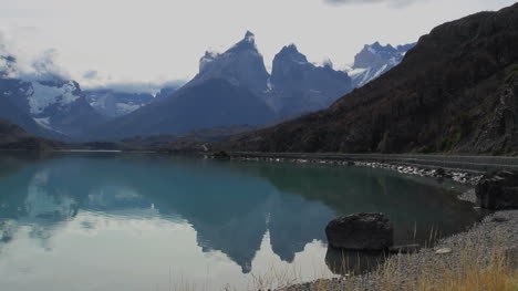 Torres-Del-Paine-Los-Cuernos-S17