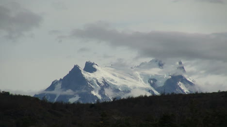Torres-del-Paine-range-s37