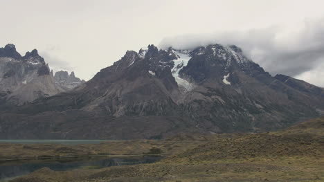 Torres-del-Paine-view-of-glacier