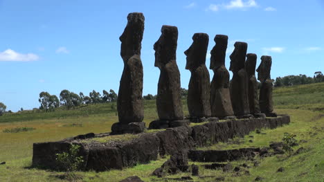 Easter-Island-Ahu-Akivi-outlined-facial-shapes-1b