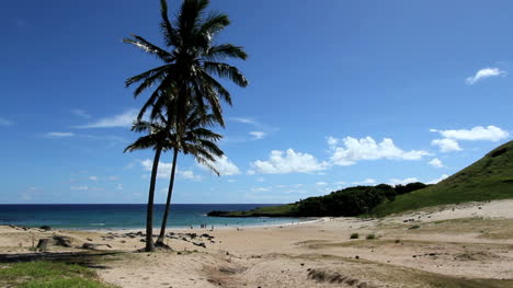 Anakena-Beach-Arena-Y-Cielo-En-Isla-De-Pascua