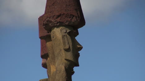 Rapa-Nui-Seitenansicht-Der-Köpfe-Bei-Anakena-7