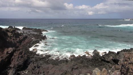 Isla-De-Pascua-Akahanga-Escarpada-Cala