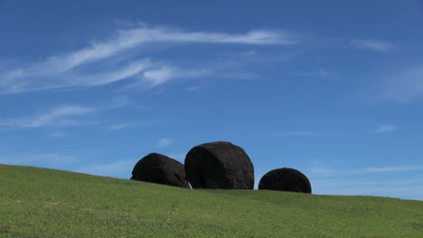 Easter-Island-Puna-Pau-paw-shaped-stone-on-hilltop-4