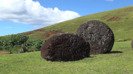 Rapa-Nui-Puna-Pau-top-hats