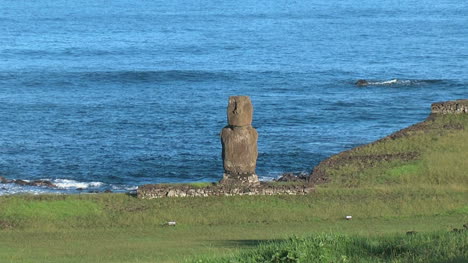 Easter-Island-Tahai-complex-all-three-ahu-zoom-2a