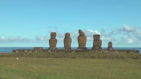 Easter-Island-Ahu-Vai-Ure-grassy-bluff-zoom-in-10